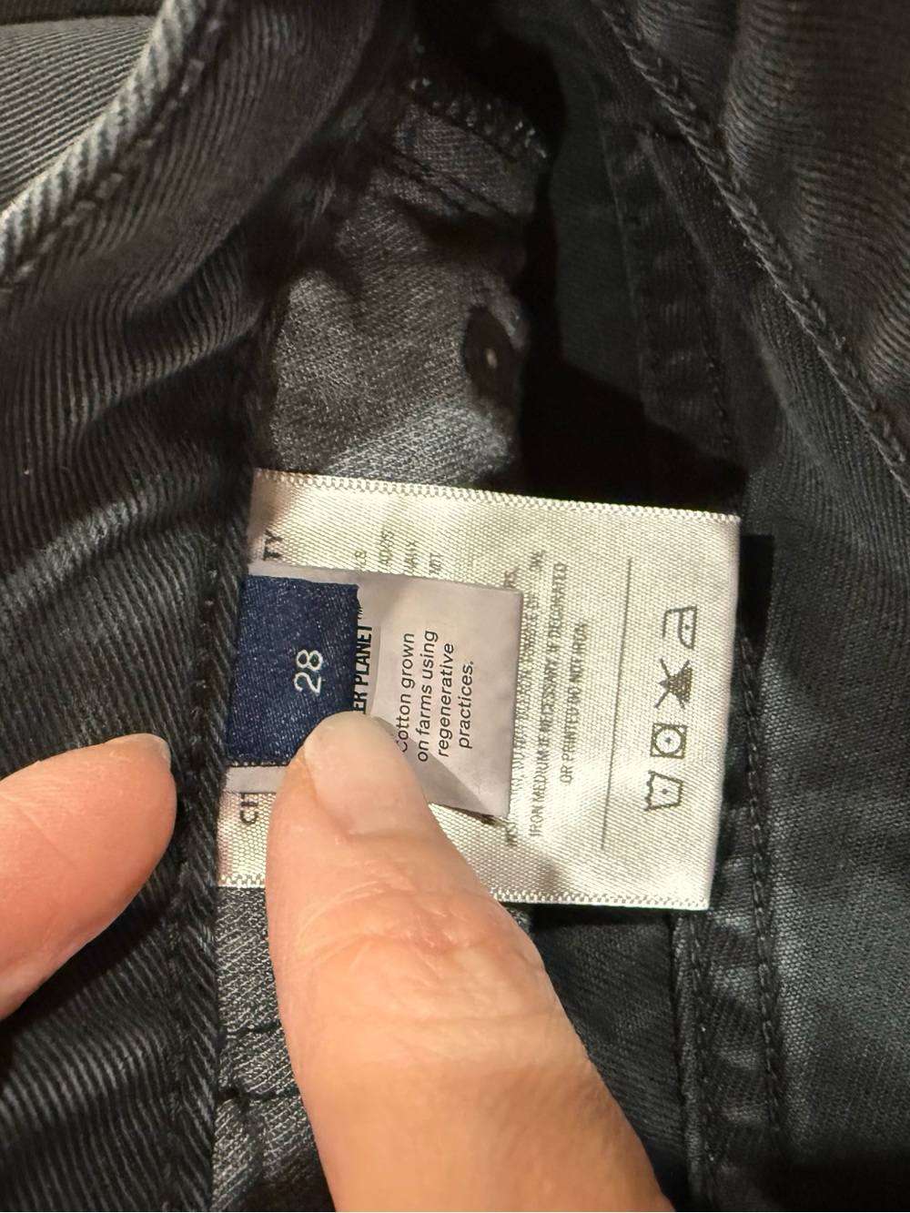 Citizens of Humanity Miro Relaxed Jeans in Washed Black - Picture 8 of 10